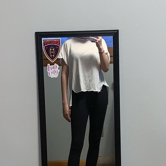 white tee - Picture 4 of 4